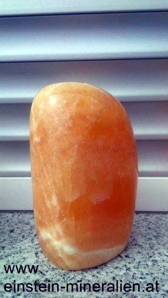 Orangencalcit freeform poliert 1,207kg